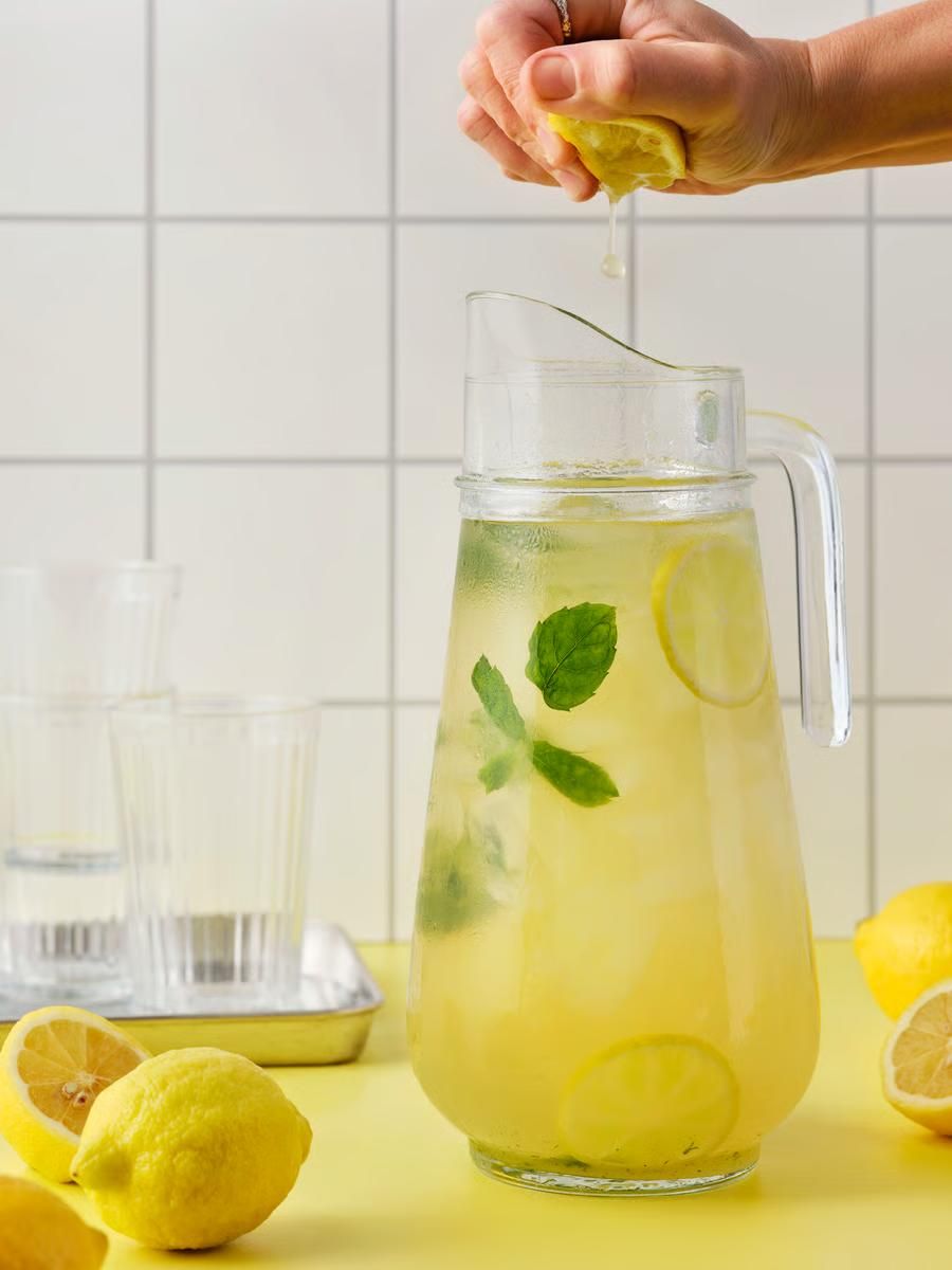 Limonade maison basilic carafe