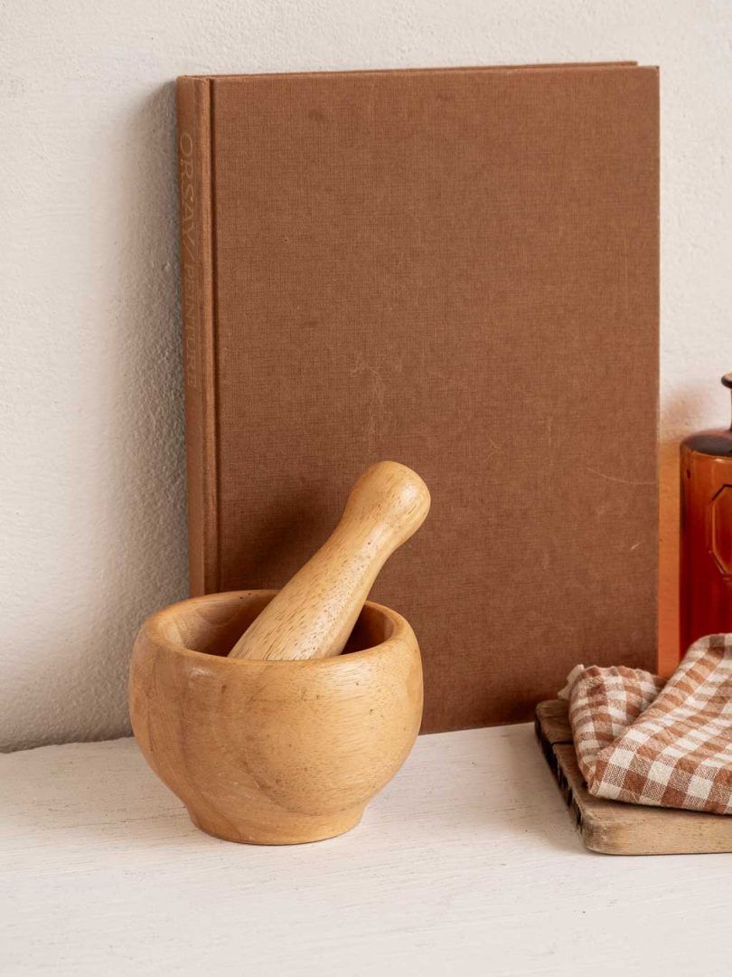 Pilon et mortier en pierre