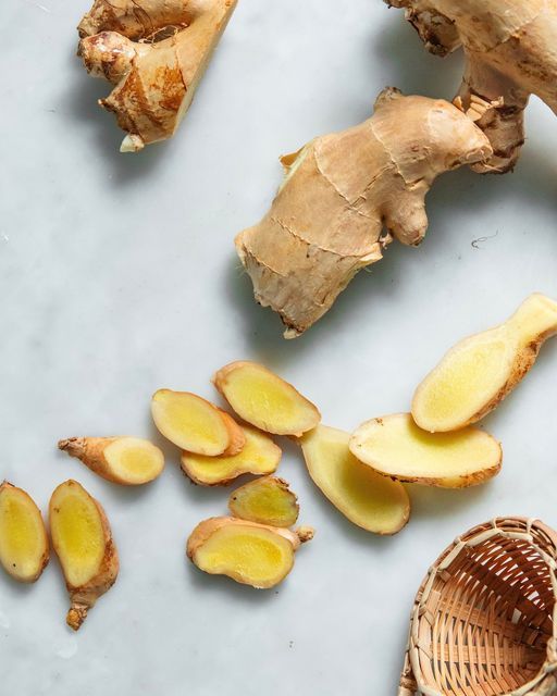 Racine de gingembre frais