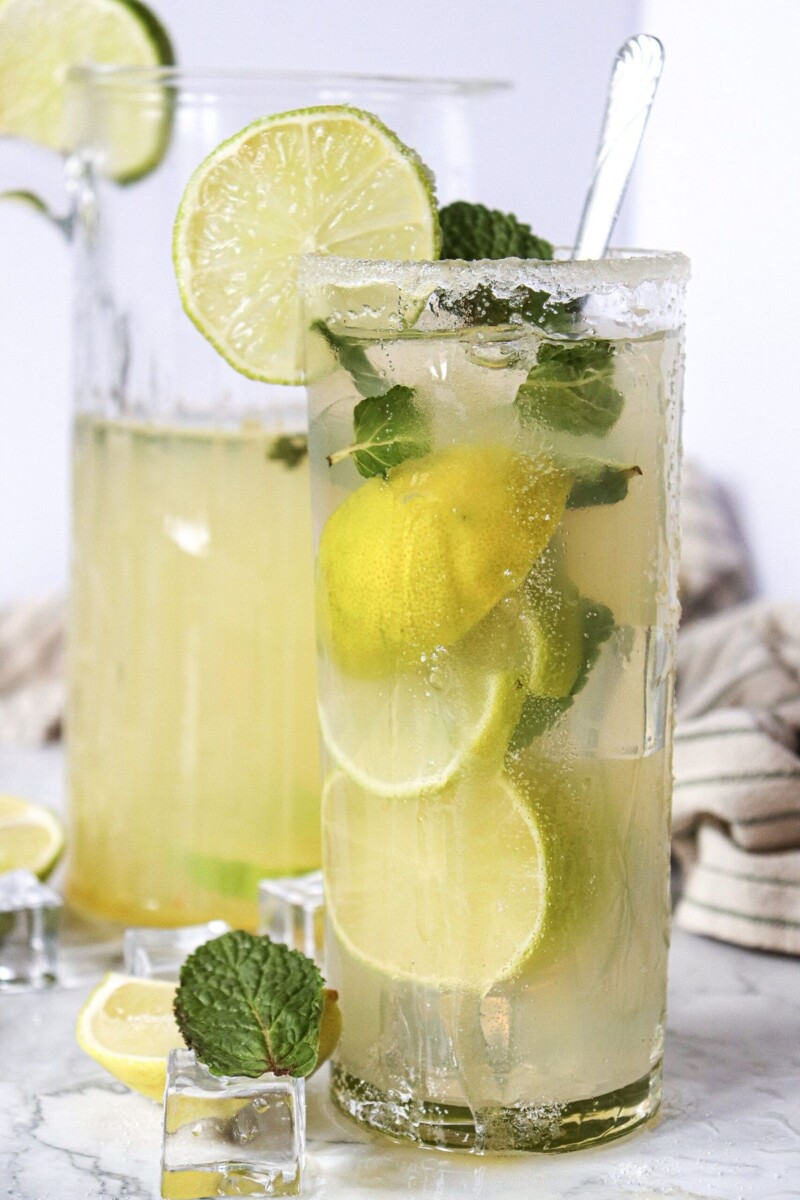 Limonade maison basilic carafe